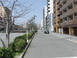 lNext to Horikawa Dori
